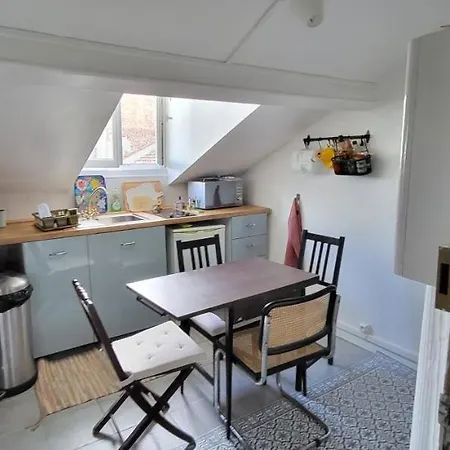 Cozy Attic Levallois Apartment Clichy